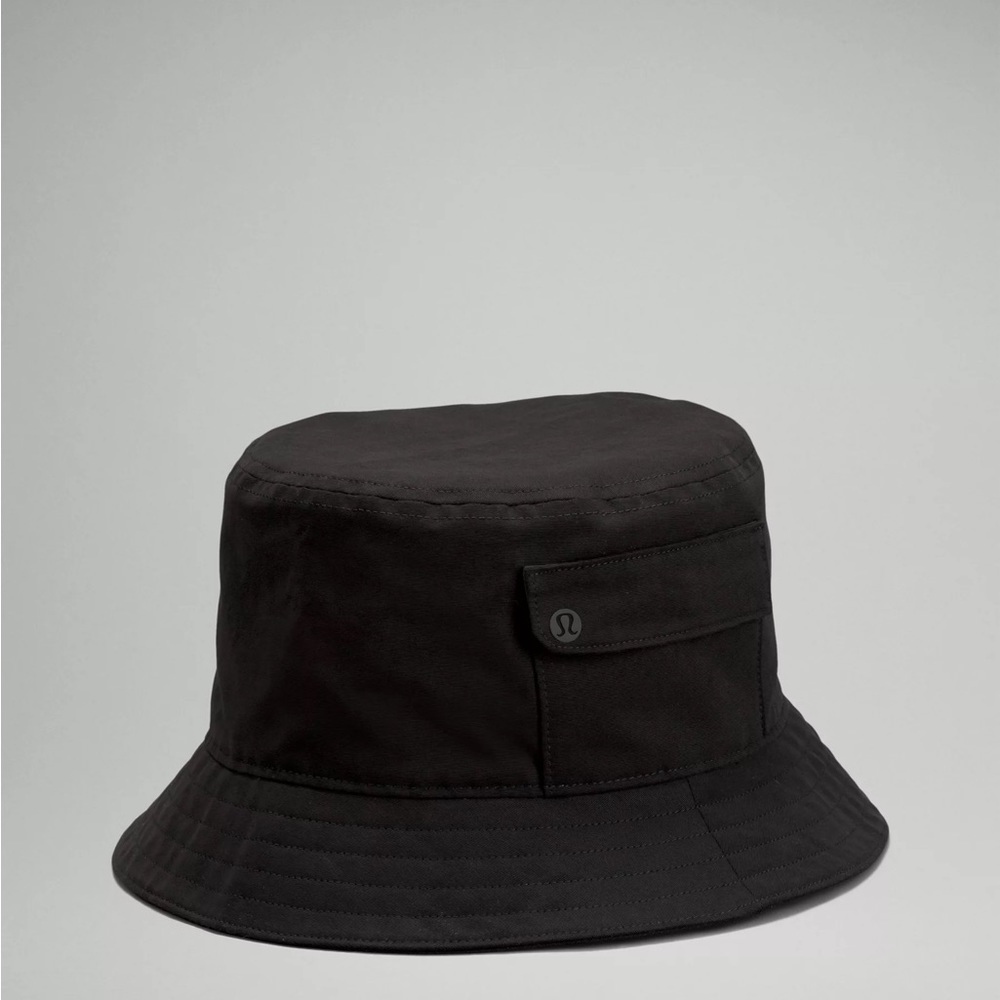 New with tags ** on my level bucket hat**